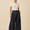 Pantalon À Pince Bleu Marine Fluide Ceinturé Large Femme - Gabardine